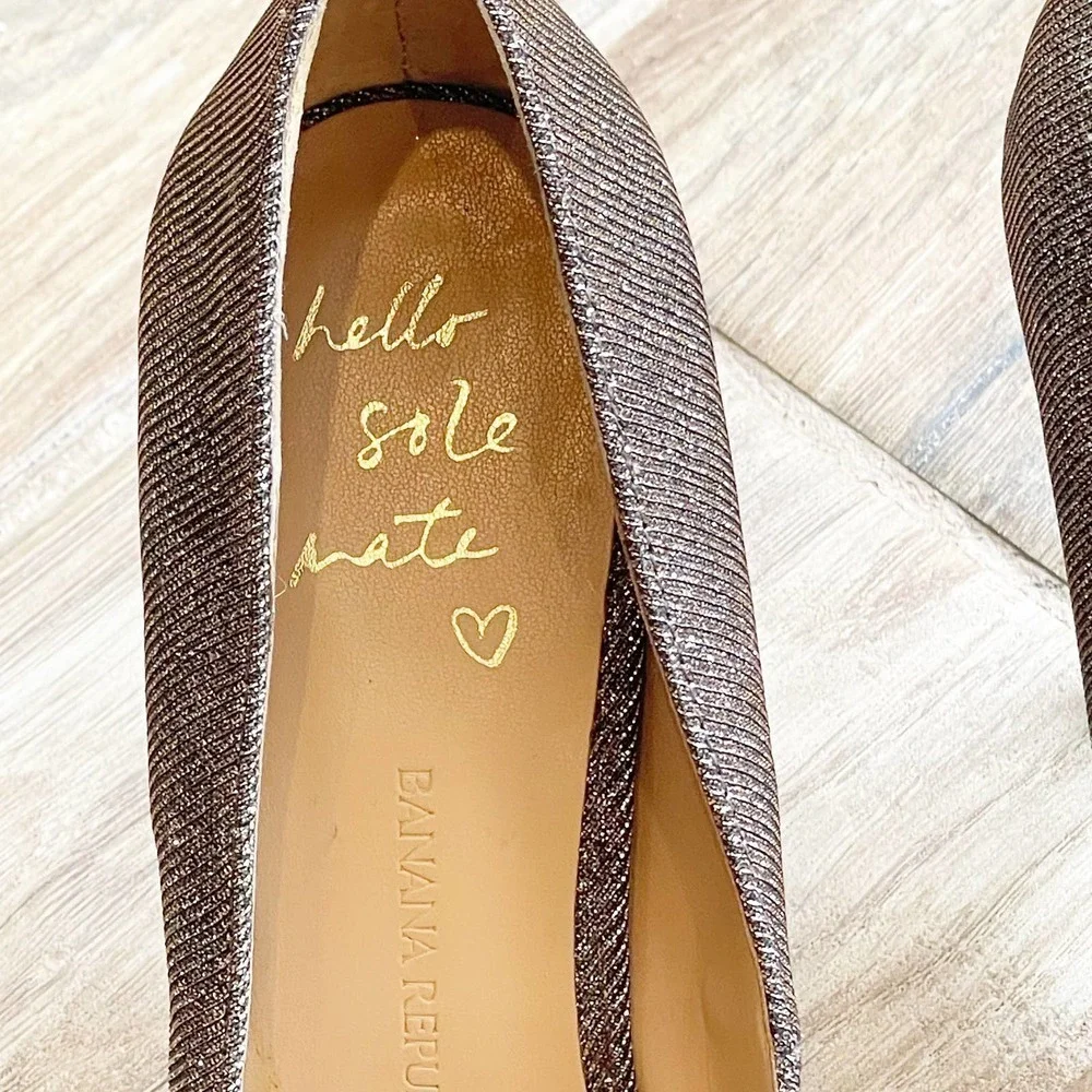 BANANA REPUBLIC Hello Sole Mate Classic Metallic Sheen Stilleto Pumps Size 7.5M